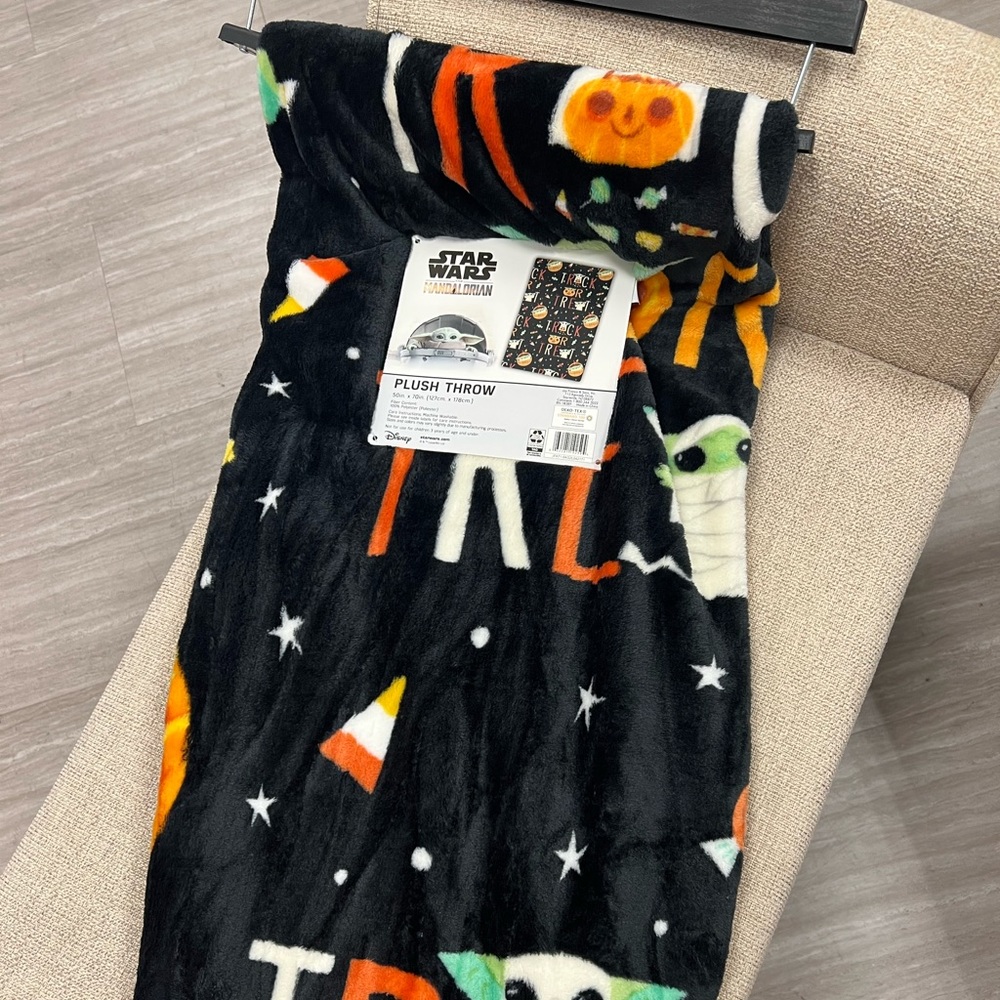 Baby Yoda Star Wars Halloween Plush Throw